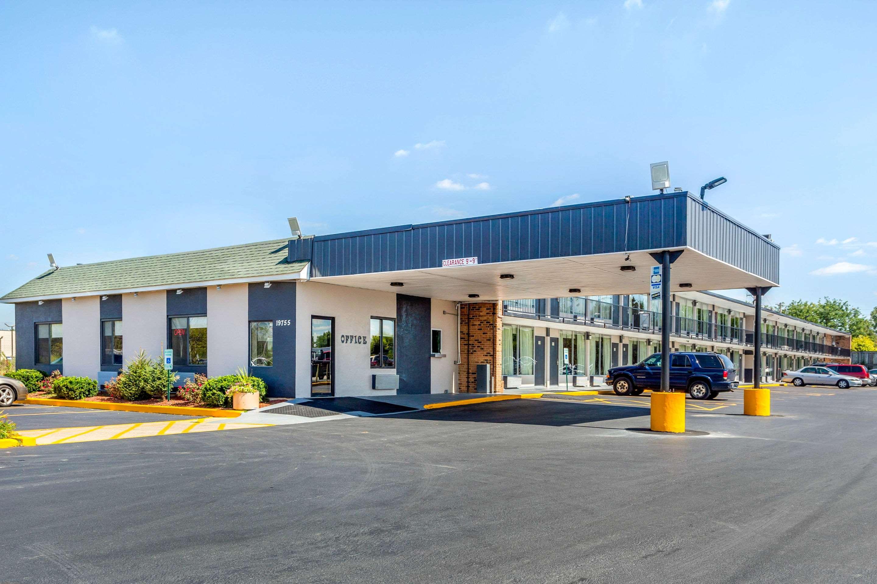 エコノ ロッジ Shorewood エクステリア 写真